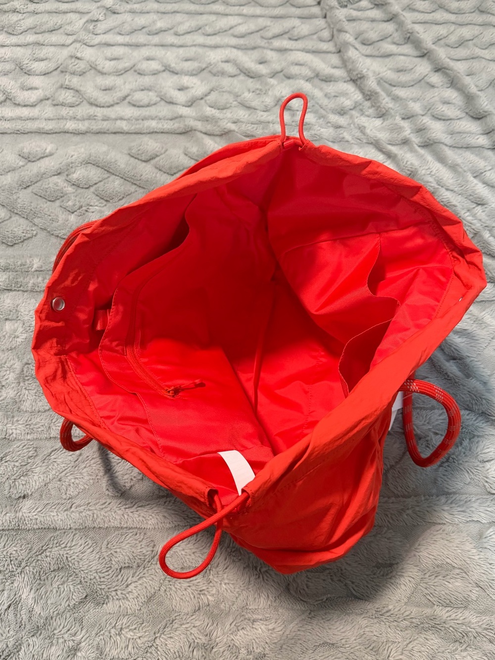 Lululemon Ruched Tote | OS | NWT - Picture 3 of 4
